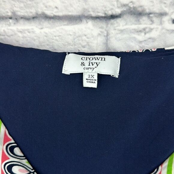 Crown & Ivy Top Womens Navy Elephant Print Sleeveless Tank Layers Blouse Size 2X - Picture 3 of 7